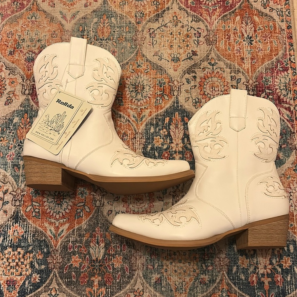 White Rollda Cowboy Boots